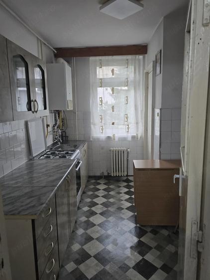 Apartament cu 2 camere decomandat în Mărăței