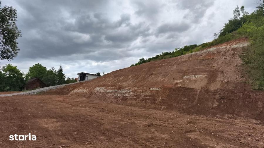 Teren de 4200 mp, în Sava