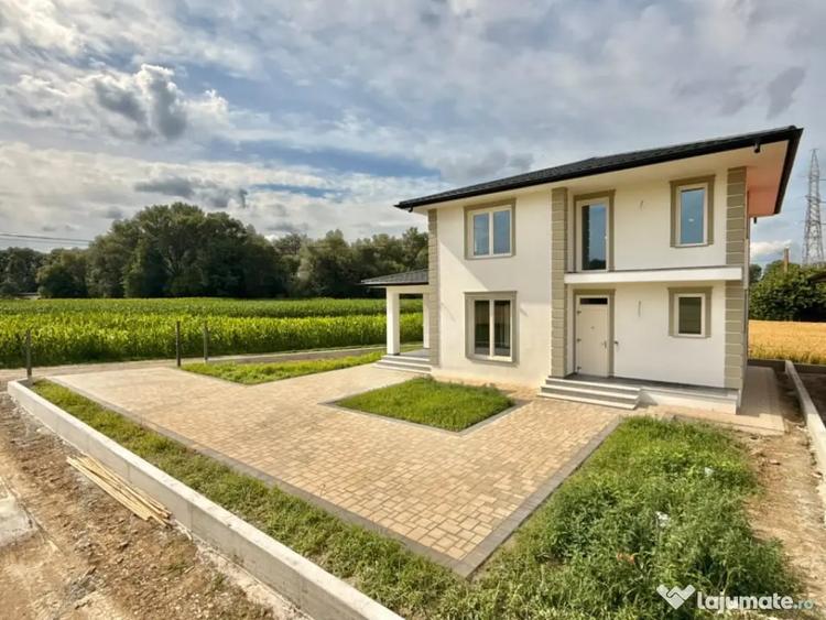 Casă cu 5 camere cu Teren 480 Mp în Horodnic