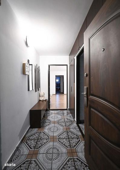 Apartament cu 2 camere semidecomandat în Rovine