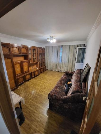 Ofer spre inchiriere apart 2 camere decomandat Tomis Nord - 3