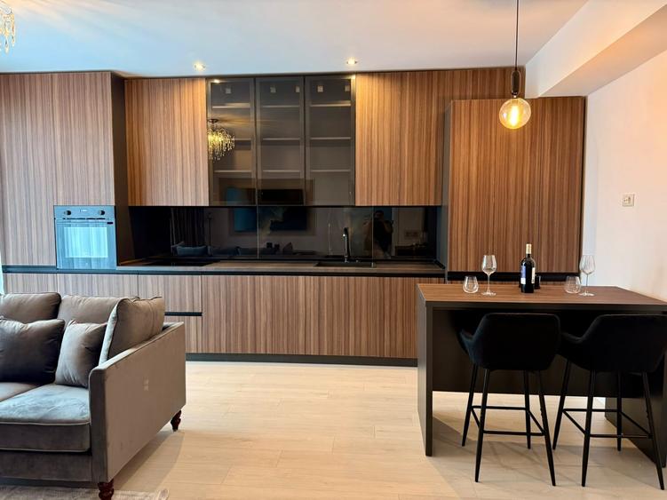 Apartament cu 2 camere semidecomandat, mobilat în Pipera