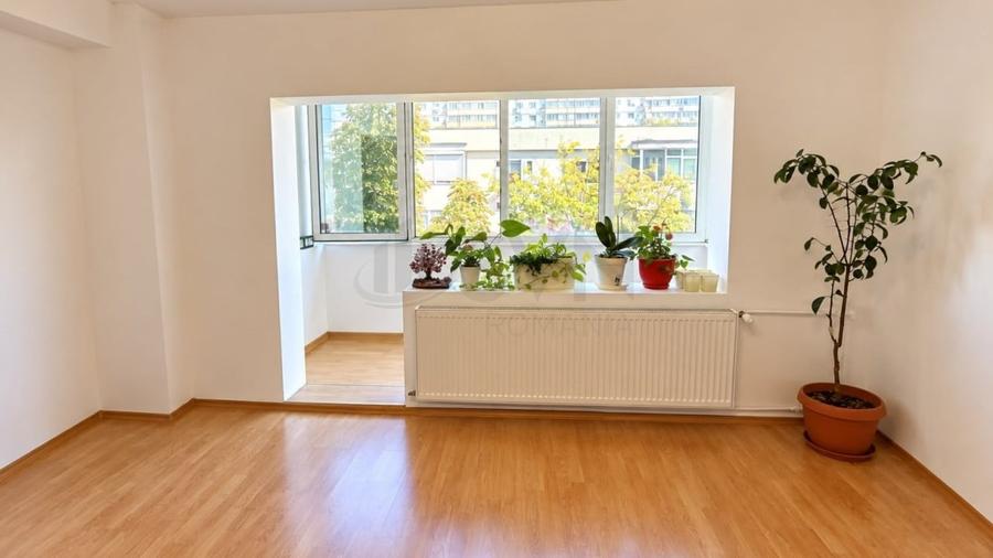 Apartament cu 2 camere decomandat în Tei