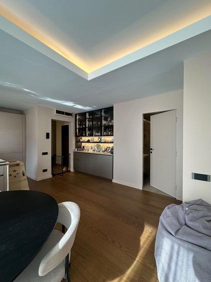 Penthouse cu 4 camere decomandat, mobilat în Herăstrău