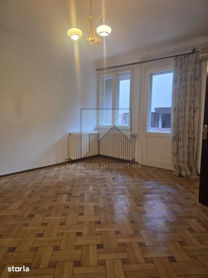 Casă cu 6 camere cu Teren 449 Mp în Cișmigiu