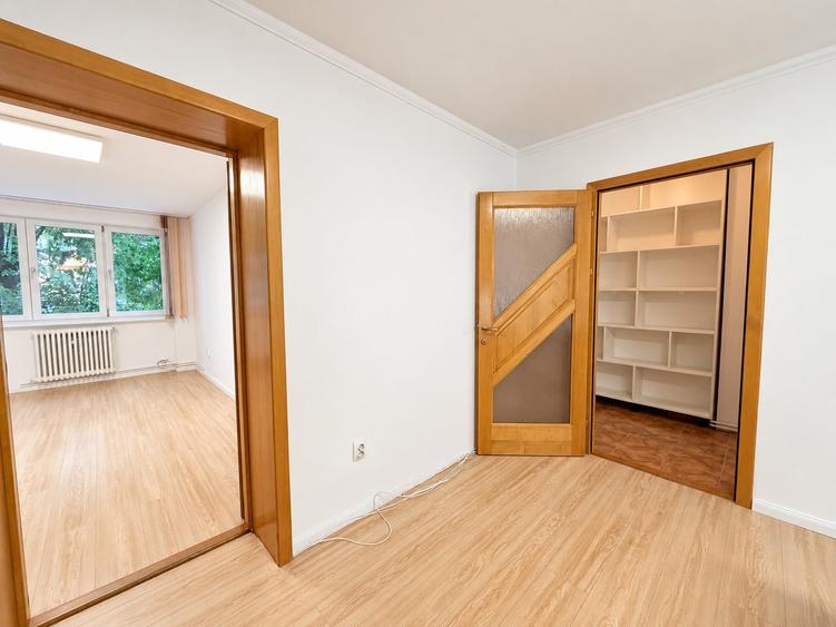 Birou, de 58 mp, în Cedonia