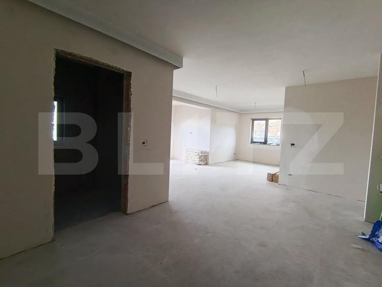 Apartament cu 3 camere decomandat în Exterior Sud
