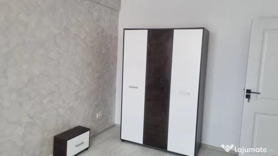 Vand apartament 2 camere central - 1