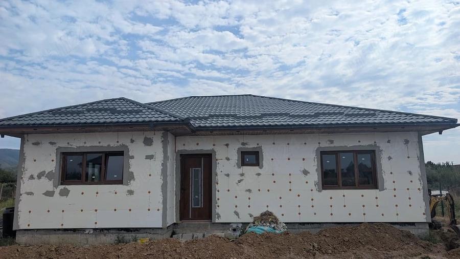 Casă cu Teren 487 Mp în Central