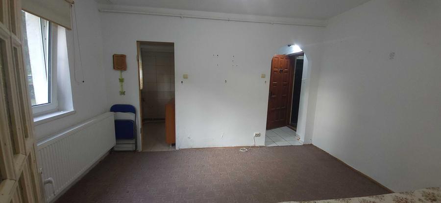 Apartament cu 2 camere nedecomandat în Central