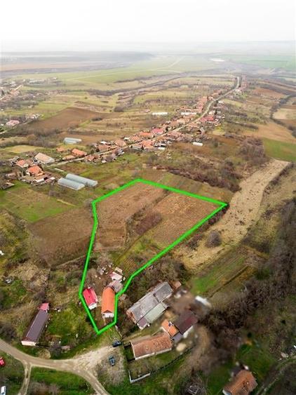 Casă individuală cu 4 camere cu Teren 9168 Mp în Șișterea