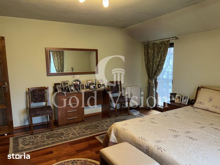 Casă cu 5 camere cu Teren 600 Mp în Central