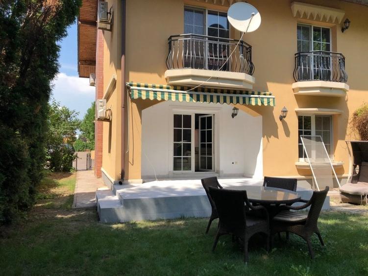 Duplex cu 4 camere cu Garaj în Iancu Nicolae