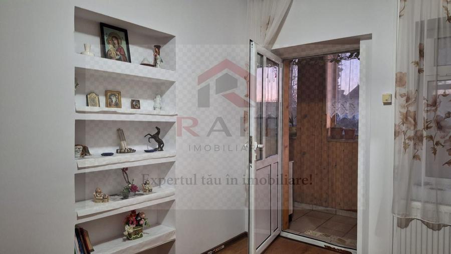 Casă cu 2 camere cu Canalizare în Central