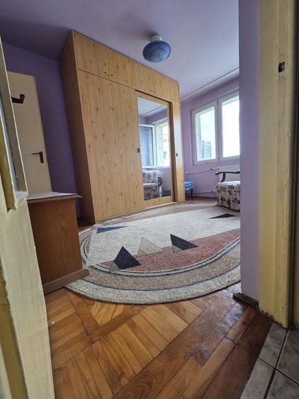 Apartament cu 3 camere decomandat în Gara de Nord