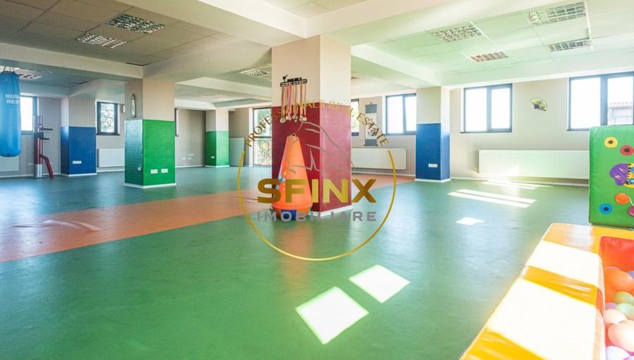 Casă individuală cu 6 camere cu Canalizare în Pipera