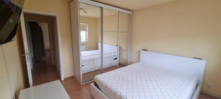 Apartament cu 2 camere decomandat în Girocului