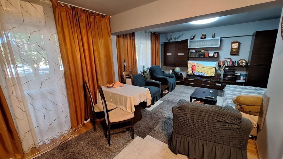 Apartament cu 4 camere decomandat în Ultracentral
