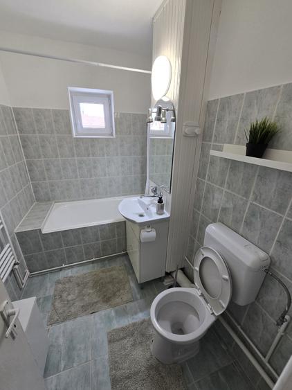 Apartament cu 2 camere decomandat în Lenin