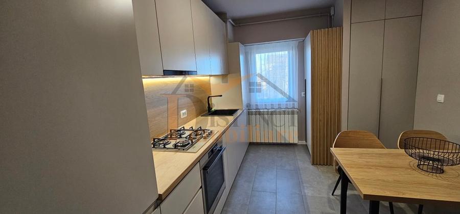 Apartament cu 2 camere semidecomandat, mobilat în Brașovul Vechi
