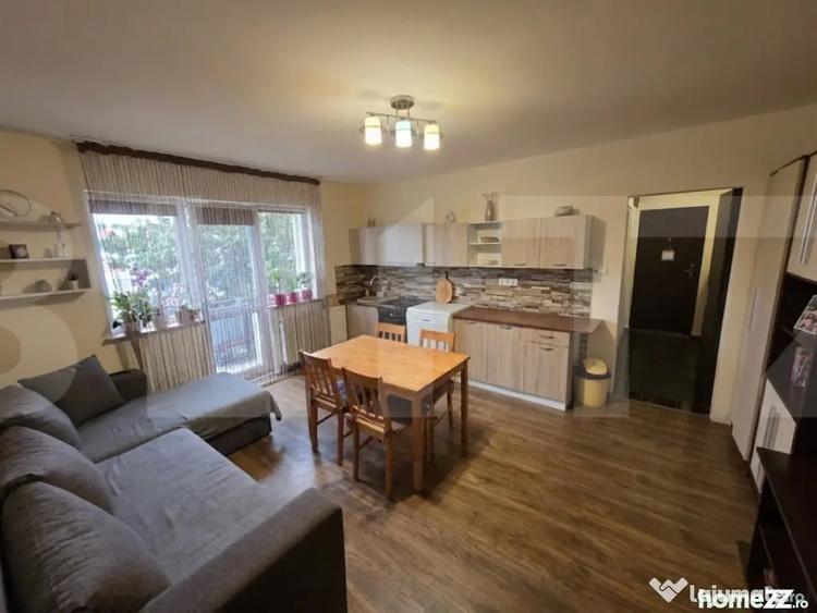 Apartament cu 3 camere semidecomandat în Central