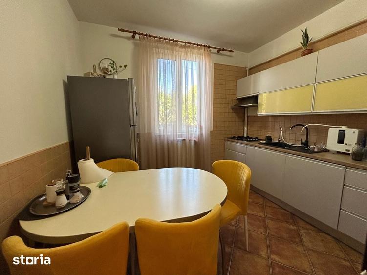 Casă cu 5 camere cu Teren 400 Mp în Trivale