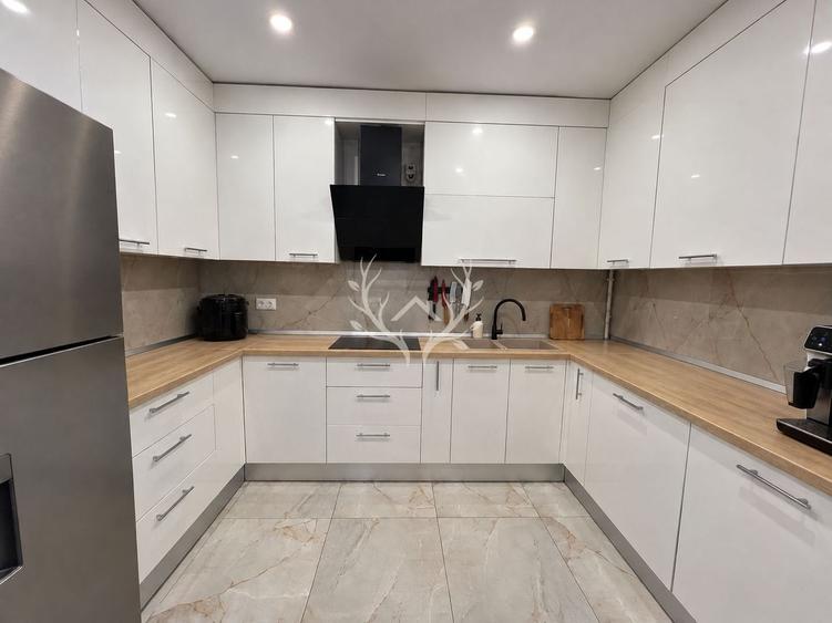 Apartament cu 3 camere decomandat în Iris
