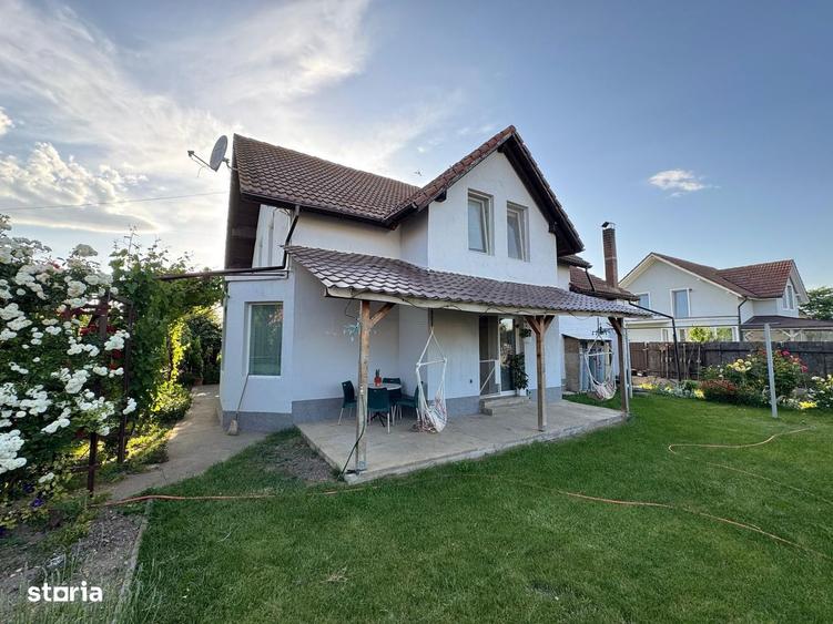Casă cu 5 camere cu Teren 540 Mp în Sânmihaiu Român