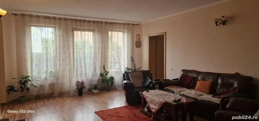 Casă cu 6 camere cu Teren 431 Mp în Aradului
