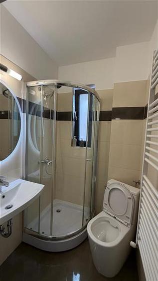 Apartament cu 3 camere semidecomandat, mobilat în Zorilor