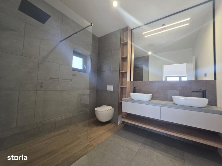 Casă cu 3 camere în Noua