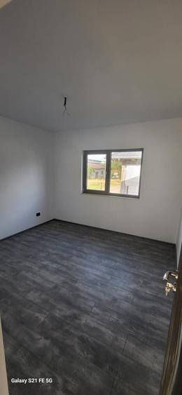 Casă cu 3 camere în Tulucești