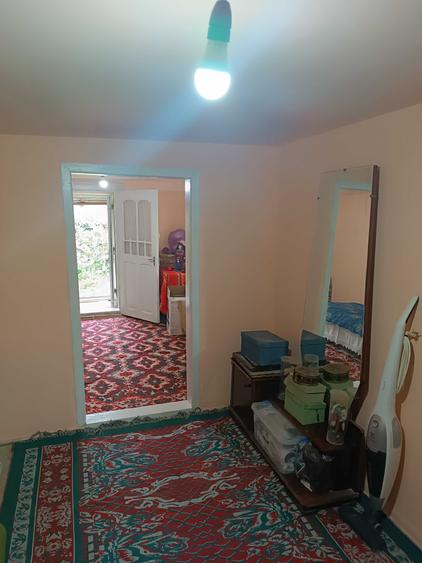 casa de vinzare in com Floresti,sat.Catina,jud Prahova,4camere,gaze,apa,canalizare ,1450mp pe str principala nu are baie,15 km MORENI,15km CAMPINA, - 3