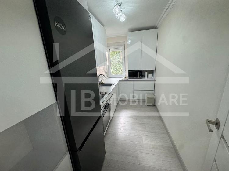 Apartament cu 3 camere decomandat în 7 Noiembrie