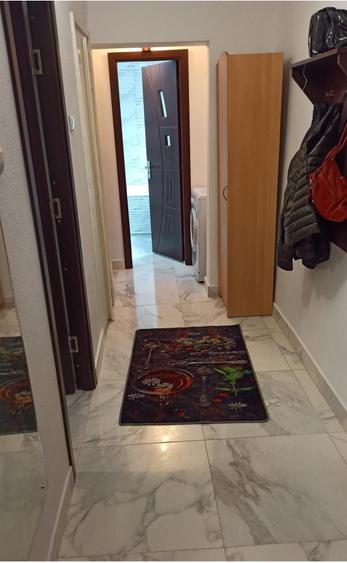 Apartament cu 2 camere decomandat în Crâng