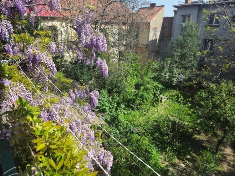 Apartament cu 4 camere în P-ța Maria