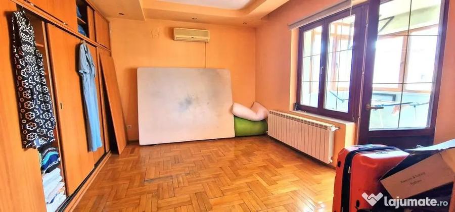 Casă cu 5 camere cu Teren 405 Mp în Coiciu