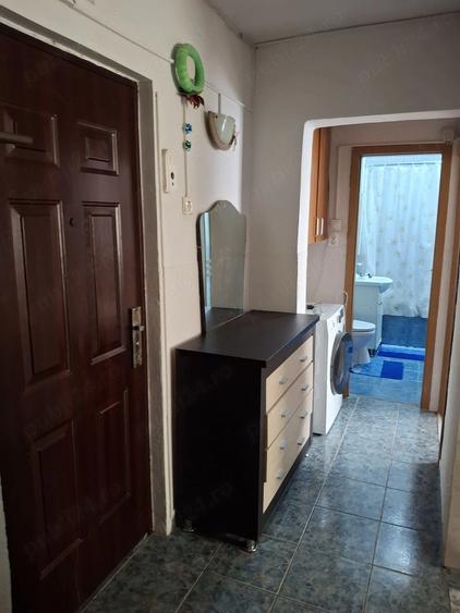 Apartament cu 2 camere decomandat în Valea Aurie