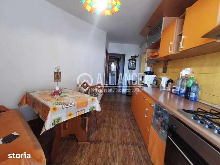 Apartament cu 3 camere decomandat în Central