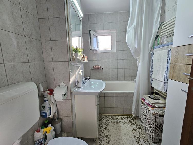 Apartament cu 2 camere decomandat în Micălaca