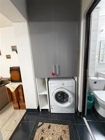 Apartament cu 2 camere semidecomandat în Podu Roș