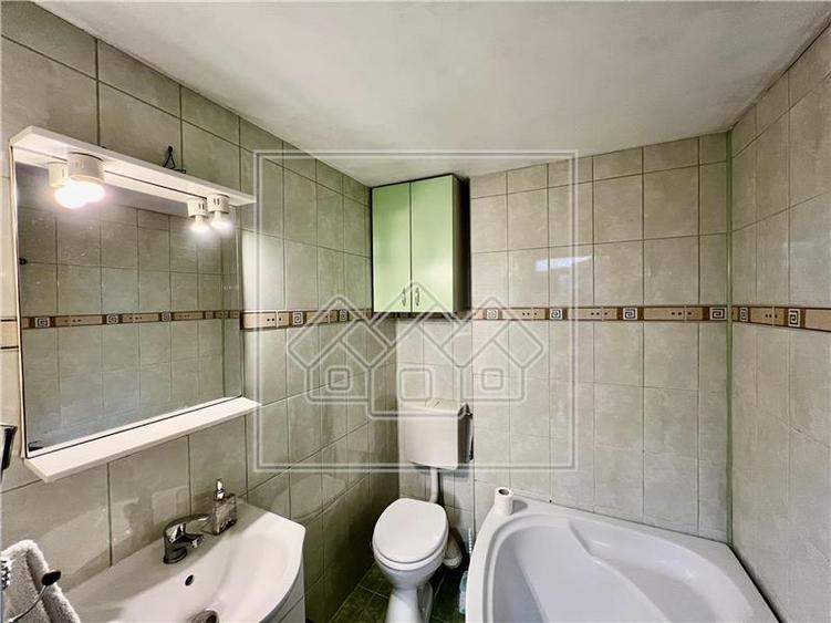 Apartament cu 3 camere nedecomandat în Central