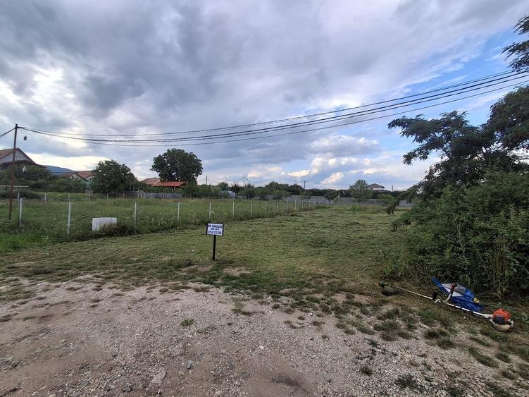 Teren de 490 mp, în Partoș