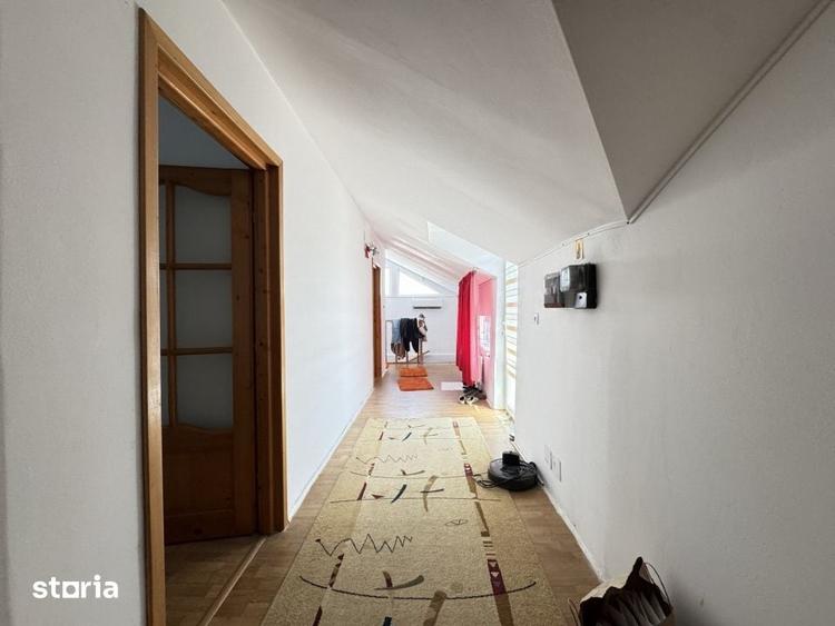 Casă cu 9 camere cu Teren 403 Mp în Republicii