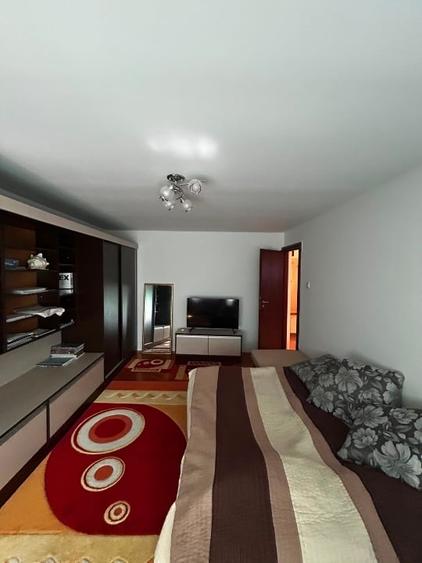 Apartament cu 2 camere decomandat, mobilat în Sinaia