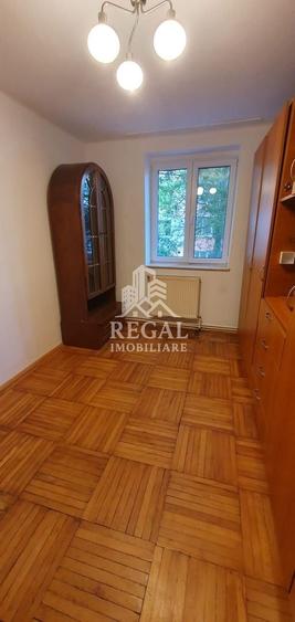 Apartament cu 2 camere decomandat, mobilat în Central