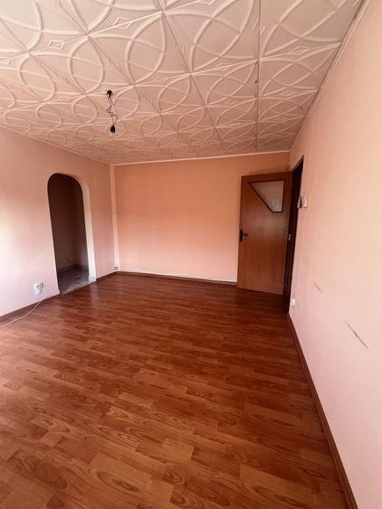 Apartament cu 2 camere decomandat în Micro 6