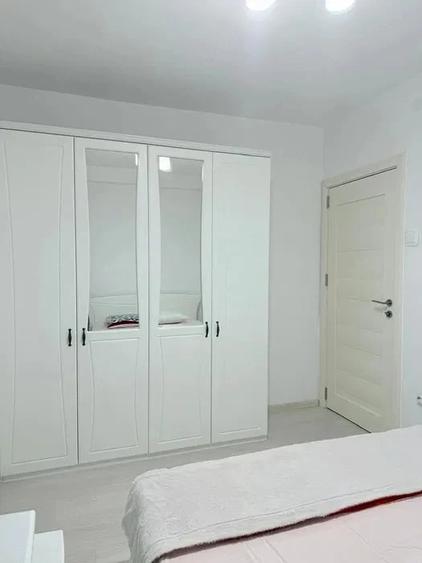 Apartament cu 3 camere semidecomandat în Gara de Nord