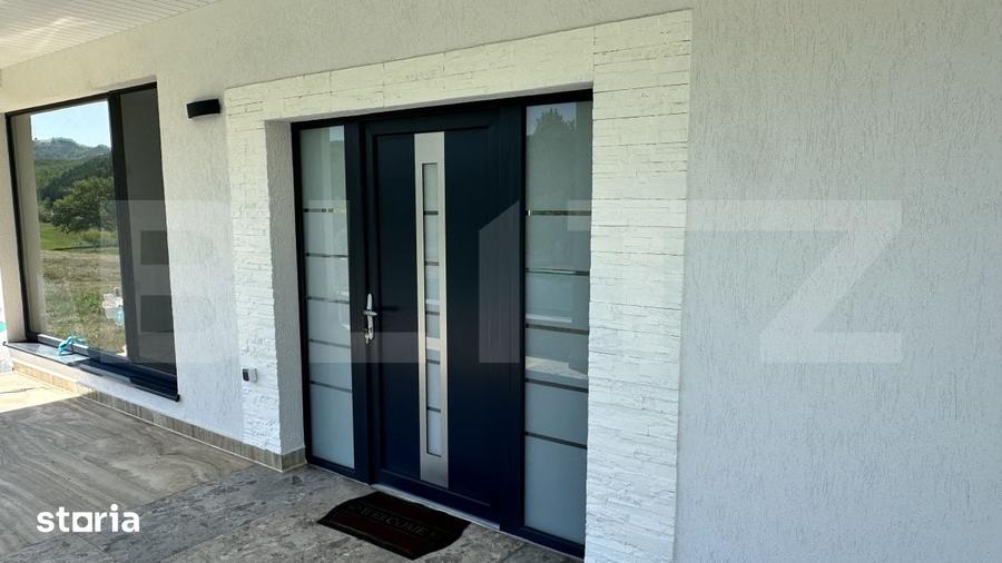 Casă cu 5 camere cu Teren 3200 Mp în Șoimuș