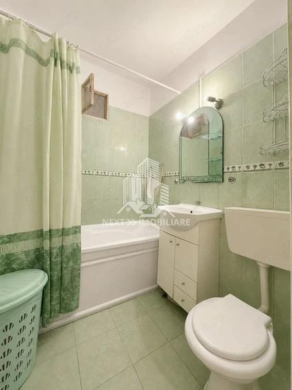 Apartament cu 3 camere semidecomandat în City Park Mall